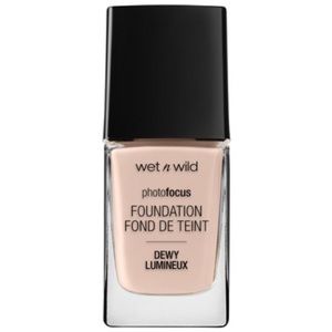 Wet n Wild Photo Focus Dewy Foundation, Rose Ivory